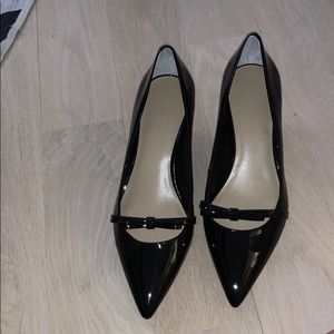 Ann Taylor kitten heel